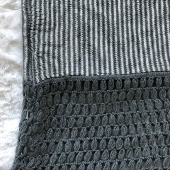 Kendall and Kylie X Pacsun | Gray Lightweight Multi Texture Infinity Scarf - Picture 5 of 5